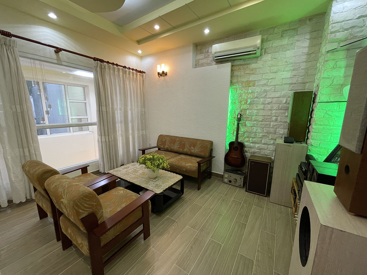 Bán nhà Ngô Thị Thu Minh, Quận Tân Bình NHÀ PHỐ VƯỜN tuyệt đẹp 3lầu (4mx24m) nở hậu hẻm ôtô khu VIP